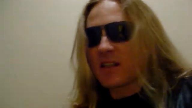 The Cool Guy 4 Linux Returns with Another Important Message "Set yourself Free with Linux!" смотреть онлайн