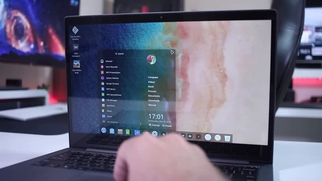 deepin OS, MELHOR que Elementary OS 😉 Conveceram-me !!! 👍😁 смотреть онлайн