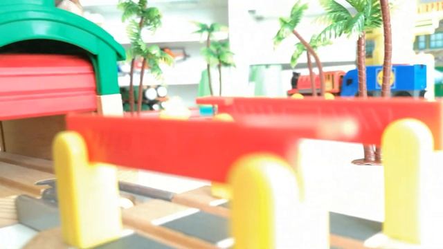 Train Video For Kids Thomas and Friends Wooden Railway Level Crossing Train Shed Train Wash Foam смотреть онлайн