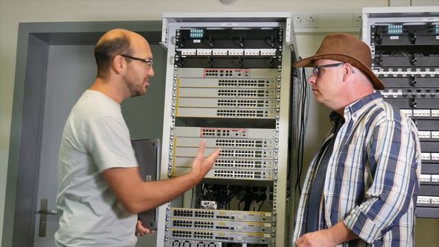 Console-Verbindung zum Switch | Allied Telesis | Netzwerktechnik смотреть онлайн