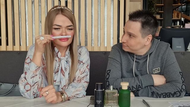 Подруга оценивает мои ароматы смотреть онлайн