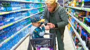 ПОКУПКИ для МАМЫ. ПАПА vs ФЁДОР./ SHOPPING for MOM. PAPA vs FYODOR.