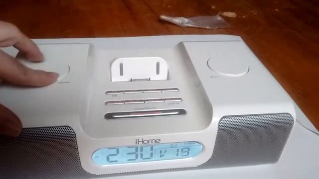 Apple White iHome iH5 AM FM Alarm Clock Radio Docking Station for Ipod's смотреть онлайн