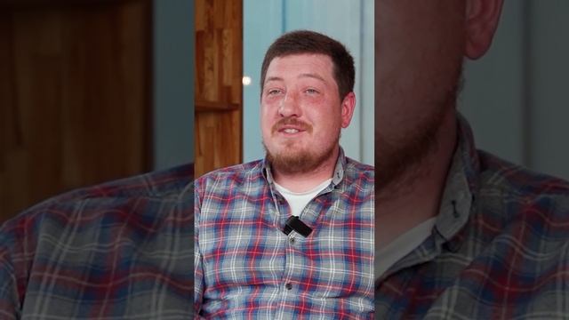 Даже курицам нужна диета! Подробнее в видео на нашем канале #глэмпинг #отель #ферма смотреть онлайн