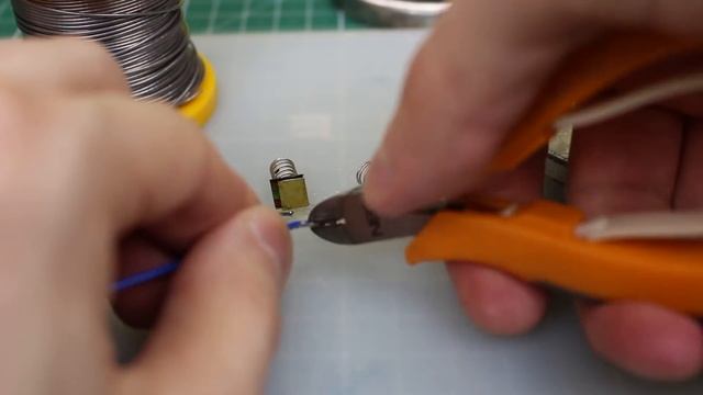 IQBX аккумуляторный блок для 18650 смотреть онлайн