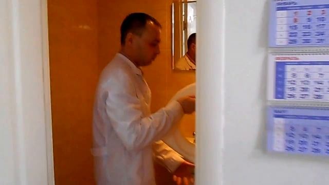 Насадки на унитаз при заболеваниях тазобедренного сустава, переломе шейки бедра, после операций