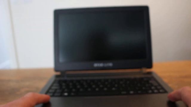 Star Lite 11 inch Mini Laptop running Ubuntu Linux short review смотреть онлайн