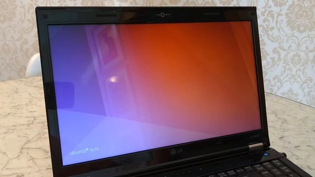 Notebook [antigo] LG R580 3002 rodando Ubuntu 16.10 смотреть онлайн
