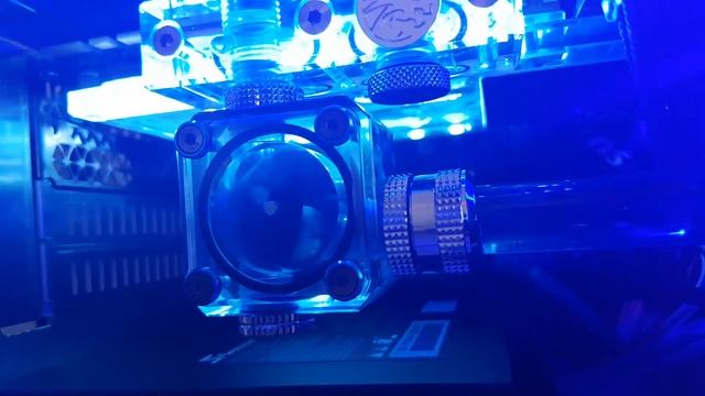 Slimbook KYMERA AQUA - 1er PC Linux con refrigeración líquida custom смотреть онлайн