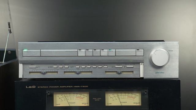 VICTOR P-L10 ￥250,000(1981年発売) предварительный усилитель, высшая модель. Япония. смотреть онлайн