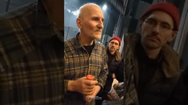 Пётр Мамонов беседует со зрителями смотреть онлайн