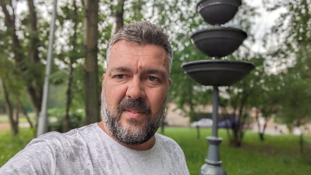 Google Pixel 8a смотреть онлайн