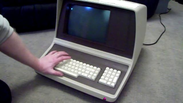 Rescued! An A.D.D.S Serial Terminal from 1980! (1/3) смотреть онлайн