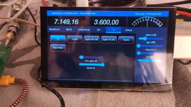 Raspberri Pi & radioberry trancever using LVGL GUI смотреть онлайн