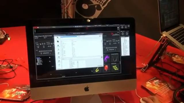 NEW Virtual DJ 8 is 32 Bit !!! up to 192 kBit of resolution смотреть онлайн