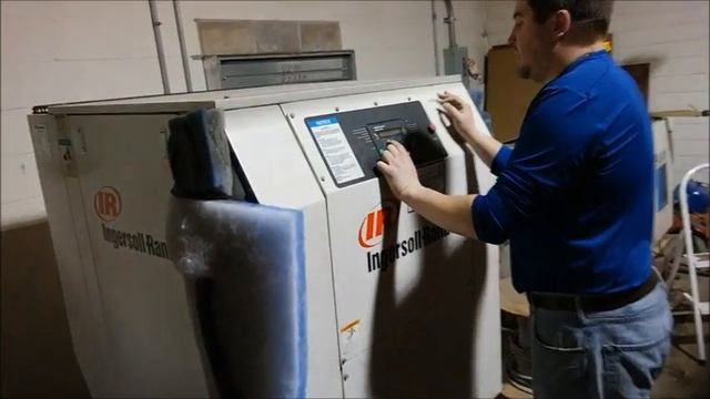 Ingersoll Rand SSR EP30SE Air Compressor w Dryer & 200 Gallon Air Storage Tank смотреть онлайн