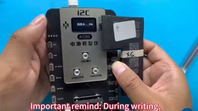 I2C KC03 battery repair device operation video, support Apple/Android mobile phone battery repair. смотреть онлайн