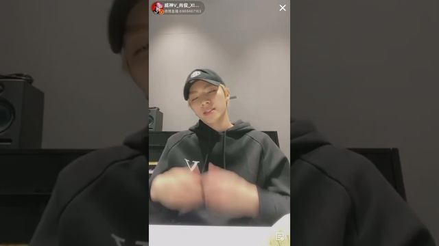 [ENG] [201011] Xiaojun 肖俊 (WayV 威神V / NCT2020) Weibo 一直播 Live: What R U Listening To, Can U Tell Me