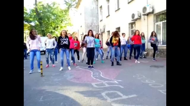 Встреча из роддома при участии мишки тедди :) смотреть онлайн