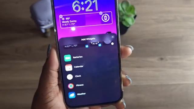 New IOS 16 developers beta Lock Screen Features смотреть онлайн