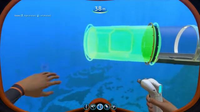 Subnautica on Linux Mint Xfce 20.3 смотреть онлайн