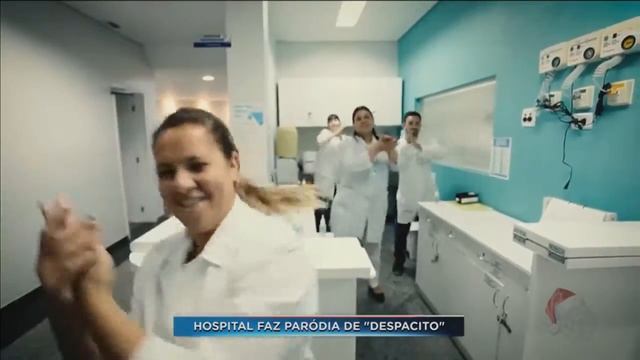 Hospital faz paródia de "Despacito" - SBT Paraná (07/12/17) смотреть онлайн