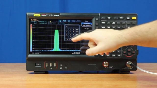User Interface on the Real-Time Spectrum Analyzers смотреть онлайн