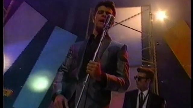 Eduardo Capetillo - Tu Cabeza en mi Hombro смотреть онлайн