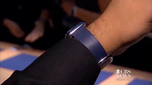 First impressions of the new iPhone 6 and Apple Watch смотреть онлайн