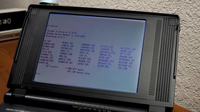 Unboxing Some Vintage Laptops! - ZEOS 386 and Sony Vaio Pentium 3 смотреть онлайн
