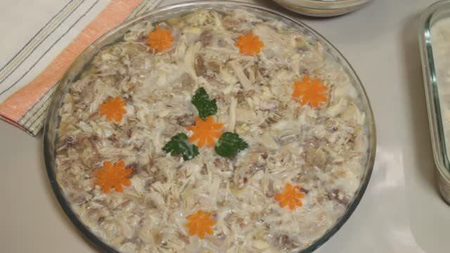 ХОЛОДЕЦ БЕЗ ЖЕЛАТИНА. Вкусный домашний холодец. смотреть онлайн