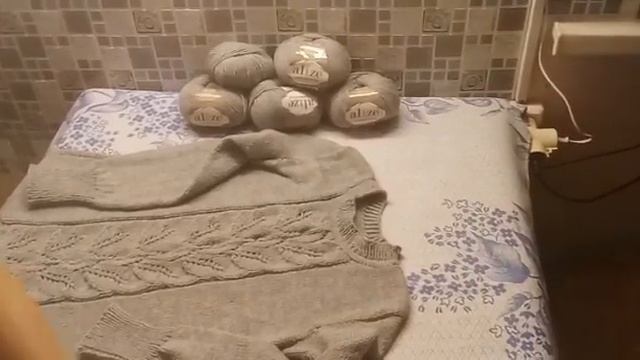 Свитер с листьями спицами на подростка. смотреть онлайн