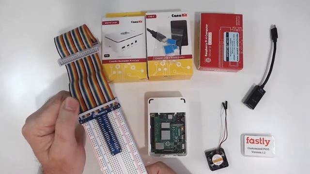 Raspberry Pi 4 CanaKit + GPIO Breakout Adapter Preassembly смотреть онлайн