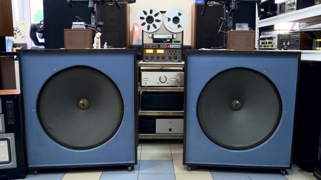 Динамики высокого звукового давления, модель ElectroVoice 30W, диаметр 76см., 600 ватт, 105дБ.