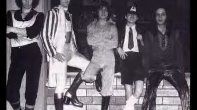 AC DC with Dave Evans Soul Stripper First recorderd gig ultra rare! смотреть онлайн