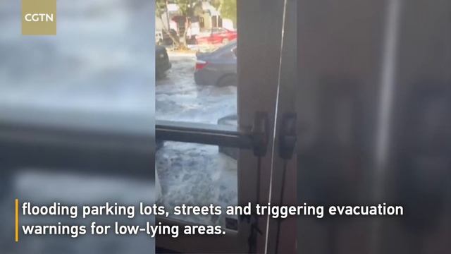 Rogue wave injures 8 in California during high surf from powerful Pacific swell смотреть онлайн
