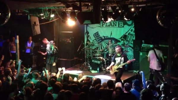 Emmure - I Thought You Met Telly And Turned... (Live in Plan B 13.06.2012)