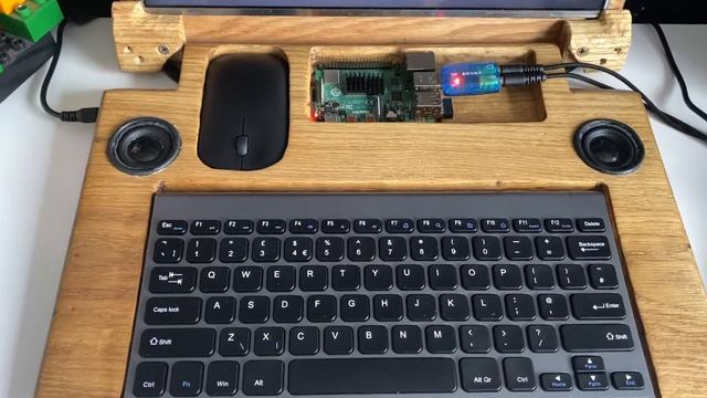 OakPi - Raspberry Pi 4 4Gb Laptop, Raspbian Buster Linux in a handmade oak case. смотреть онлайн