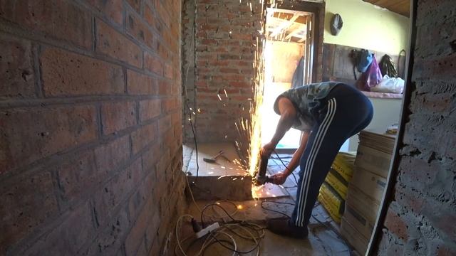 ДОДЕЛАЛ ГИПСОКАРТОН/ПОСТАВИЛ ДВЕРИ/РАЗОБРАЛ КРЫЛЬЦО/ смотреть онлайн