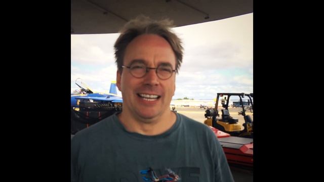 Linux Creator Linus Torvalds Goes Zero G in Fighter Jet смотреть онлайн