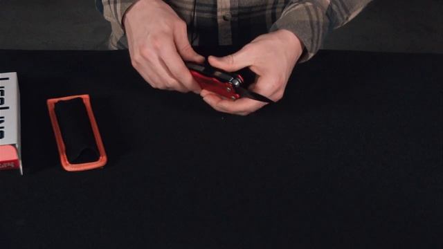 TRS LifeLine Car Rescue Tool Unboxing Video смотреть онлайн