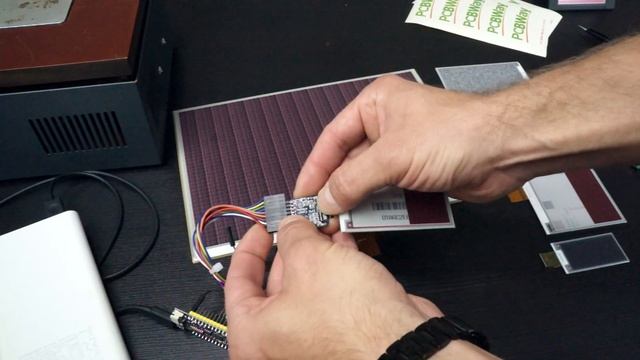 Universal E-Paper adapter PCB overview смотреть онлайн