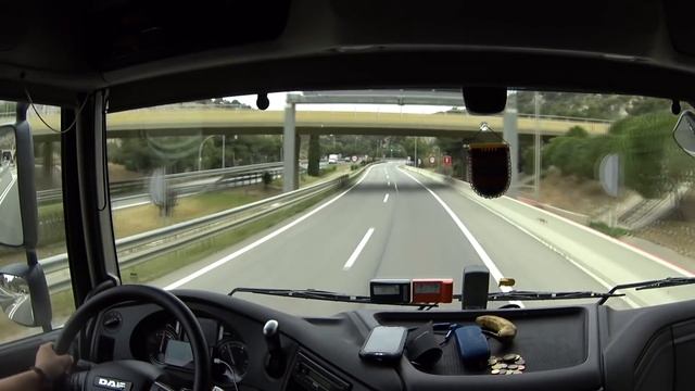 #11 ПРОСТОЙ ДАЛЬНОБОЙЩИК ПОПАЛ В БАРСЕЛОНУ. смотреть онлайн