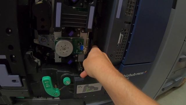 How to Replace Developer and Developer Unit on Konica Minolta c1070 and Other Digital Presses смотреть онлайн