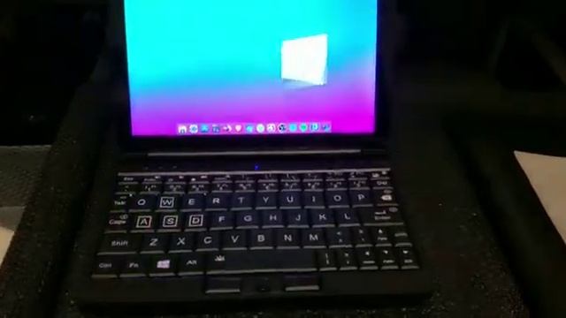 manjaro linux on a very cool onegx1 pro. смотреть онлайн