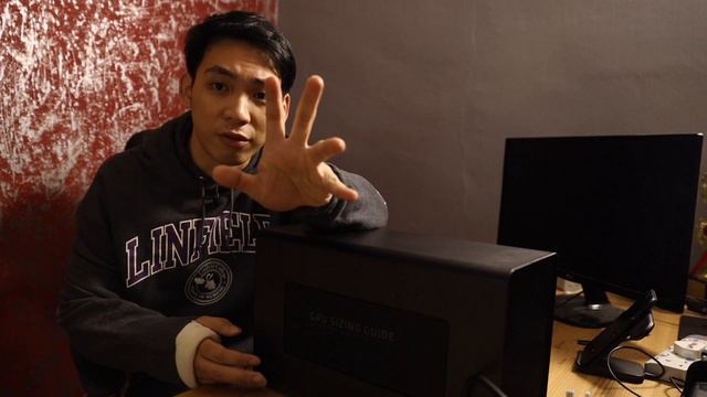 Assembling Razer Core X AMD Vega 64 (with a broken hand)! смотреть онлайн
