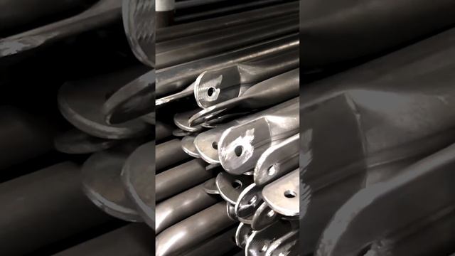 Заглянули в самый суровый цех - металлоцех! Здесь производят основу основ нашего конструктива! смотреть онлайн