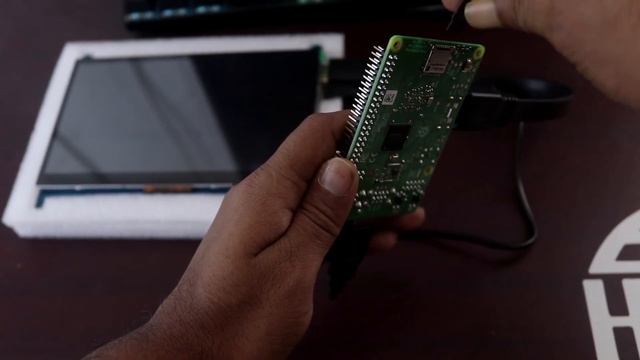 Make Any PC Touch Screen With This Display (Kali Linux + Raspberry Pi + Windows 10) смотреть онлайн