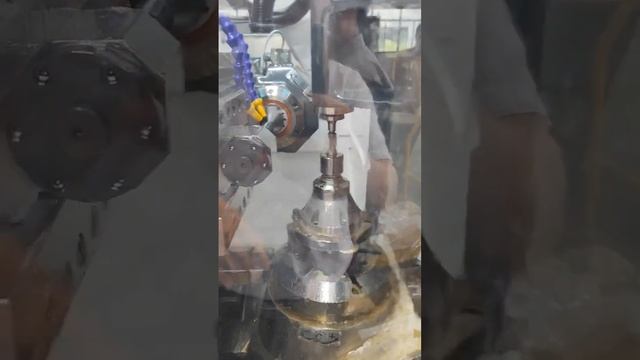 motor shaft teeth processing by gear hobbing machine смотреть онлайн