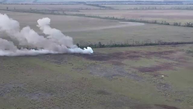 Эпичные кадры 
Т-72 с минным тралом преодолевает шесть мин!!!